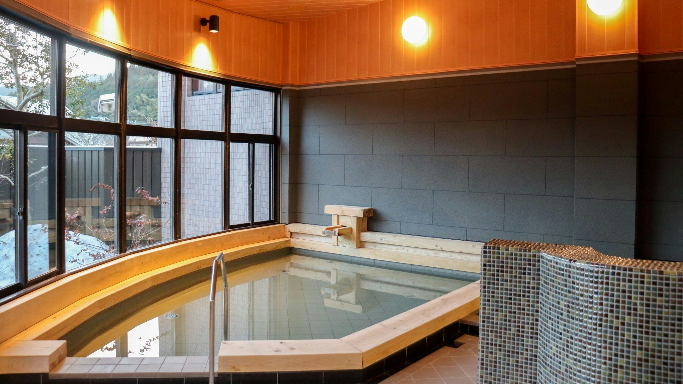 อาบะน้ำพุร้อน_อ่างอาบน้ำไม้ฮิโนกิ