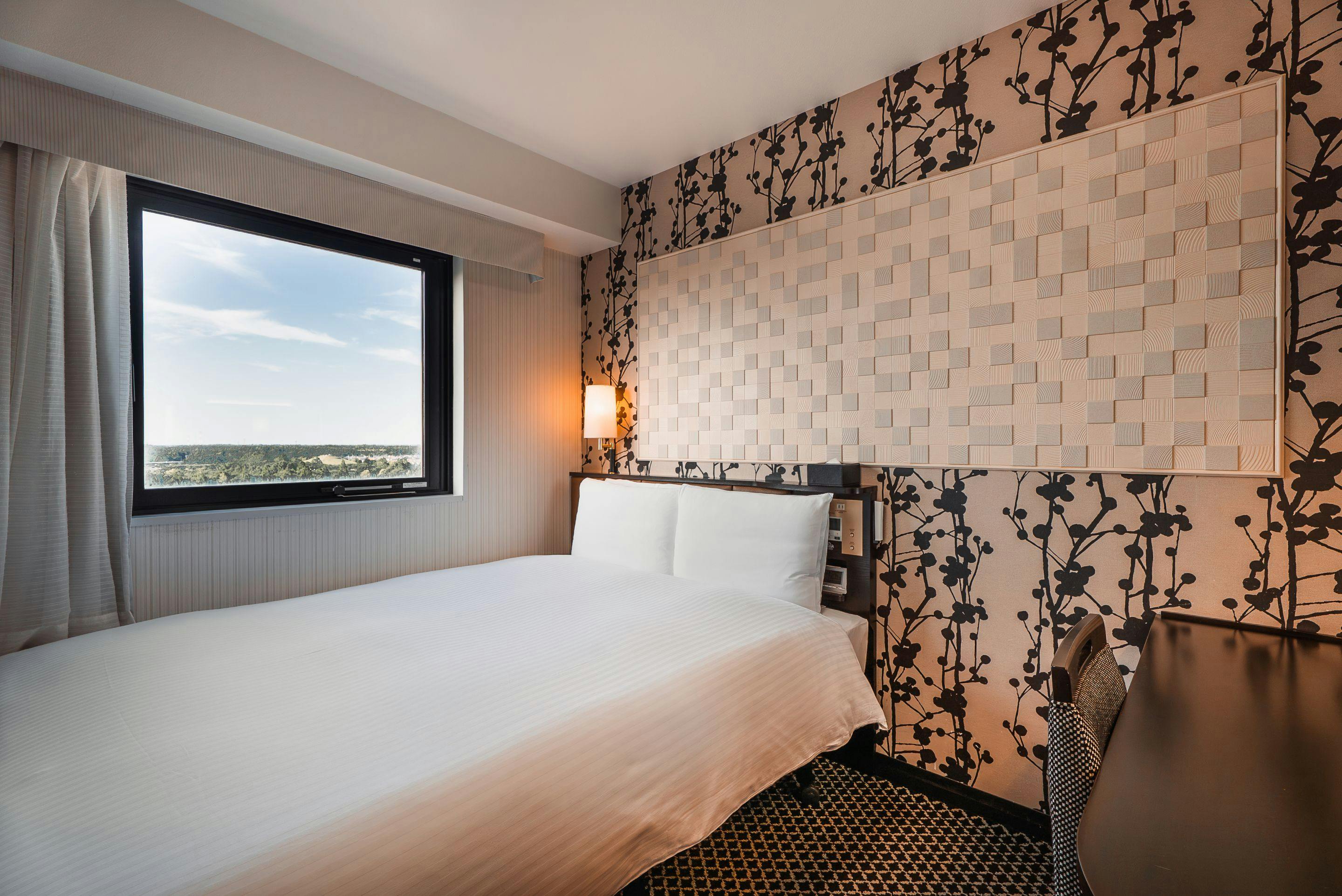 採用席夢思床墊高級系列