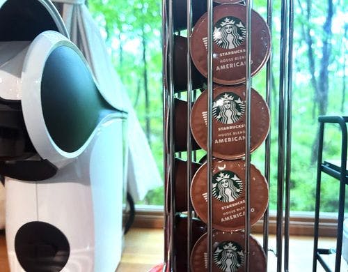 出来立てのスターバックスコーヒーをどうぞ