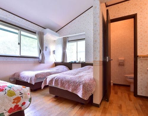 洋室［トリプル］洗面・トイレ付