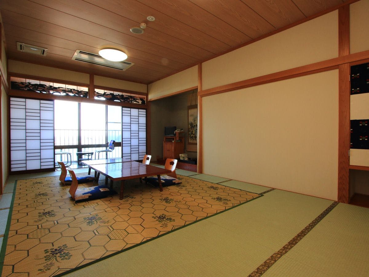 ห้องพักสไตล์ญี่ปุ่น ขนาด 14 เสื่อทาทามิ