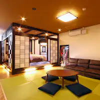 ห้องนั่งเล่นกว้างขวางประมาณ 12 เสื่อญี่ปุ่น