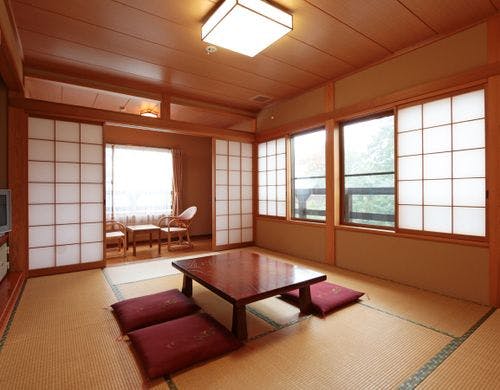 踏込・前室・客室・広縁がある和室