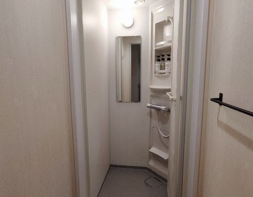 シャワールーム（共用）