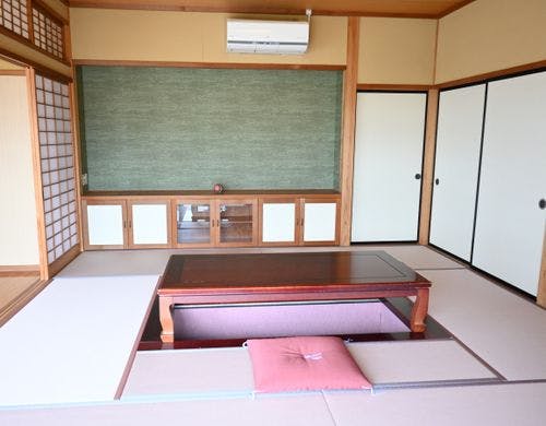 冬はコタツをご用意いたします。