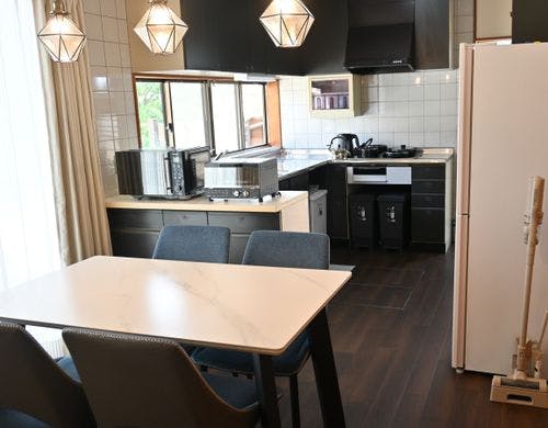 料理がすぐ食べられるダイニングスペース。