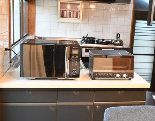 電子レンジやトースターも設置。