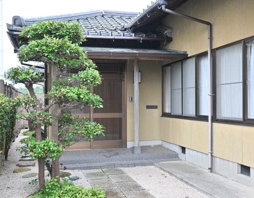 チェックインの受付も屋内で行っております