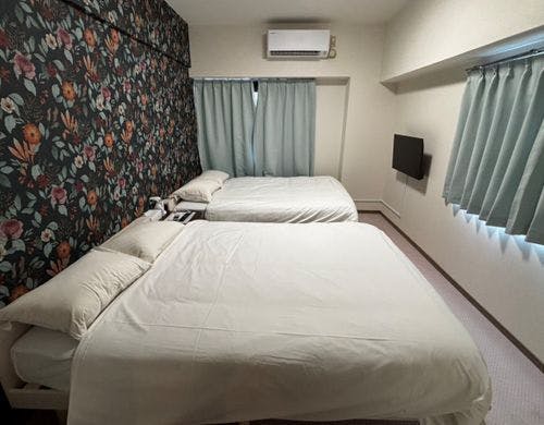 ダブルベッド2台で最大4名様まで宿泊可能