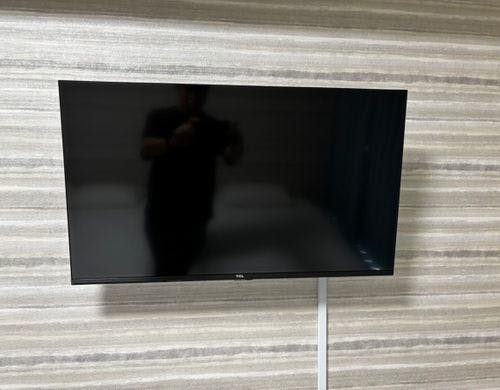 お部屋でゆったり映像鑑賞を楽しめます。