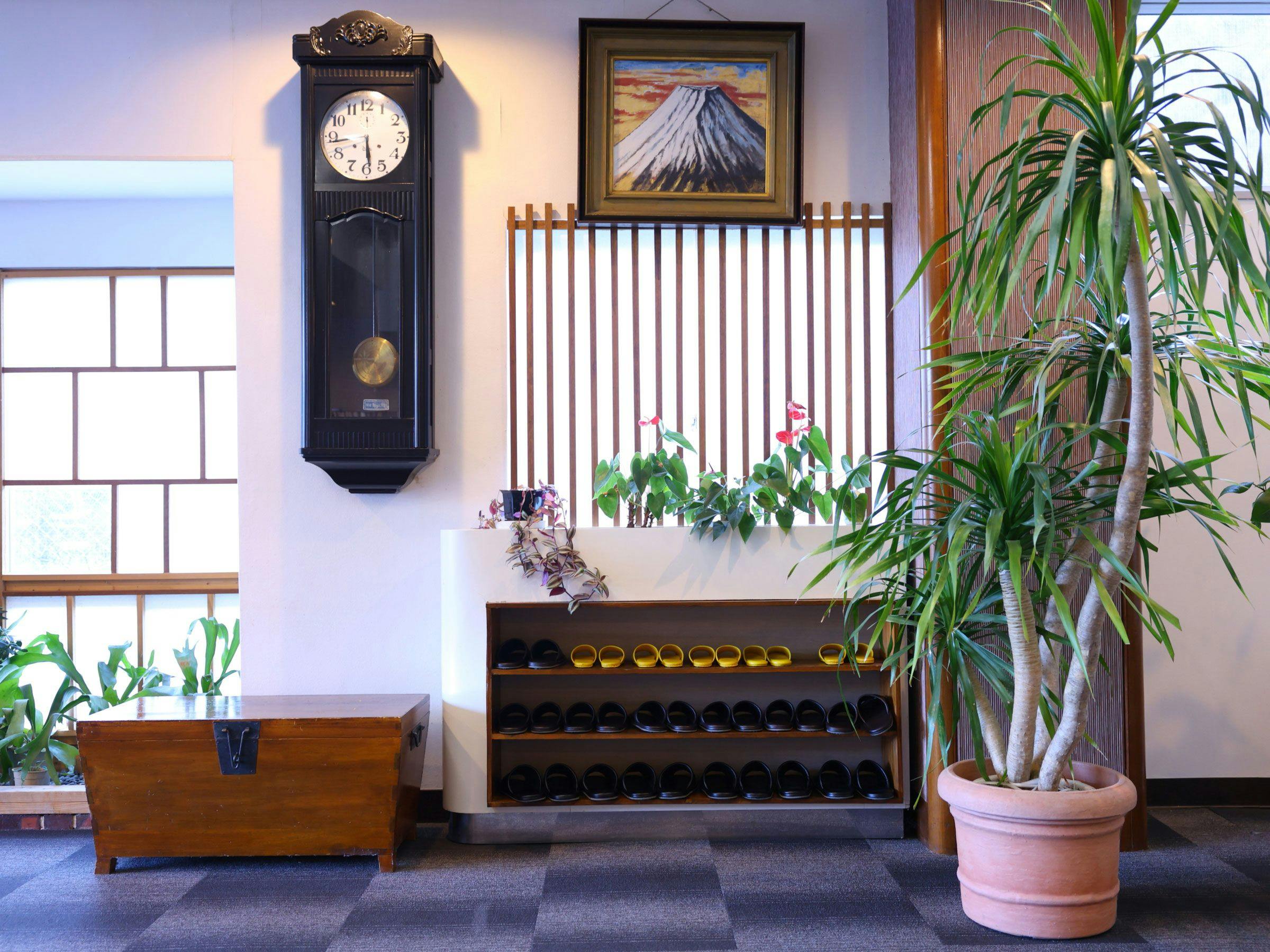 Shoji Mount Hotel