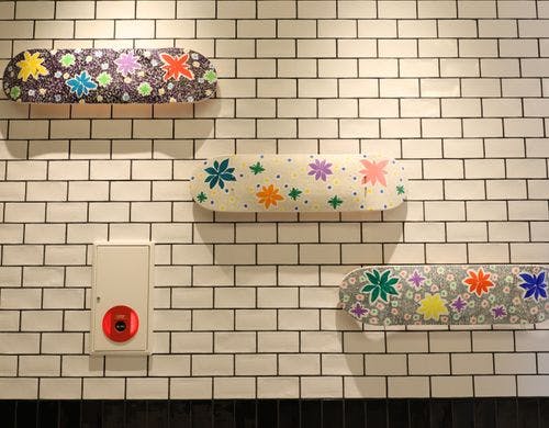 館内アートをお楽しみください