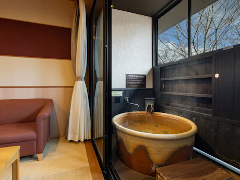 【ตัวอย่างอ่างอาบน้ำกลางแจ้งบนชั้น 2】