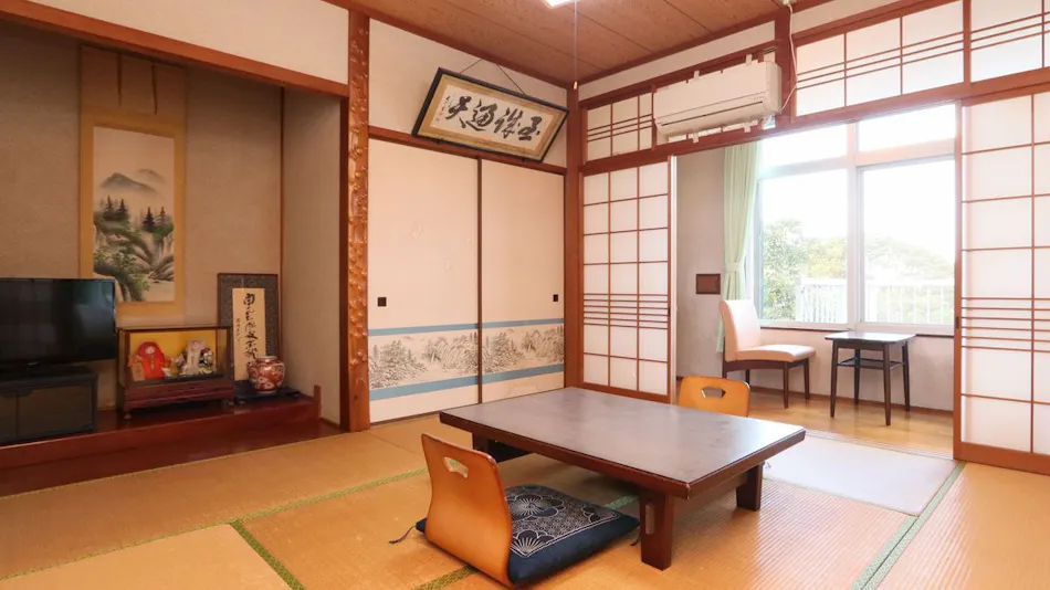 Heartwarming Cuisine Accommodation in Ise-Shima: Hirooka-so