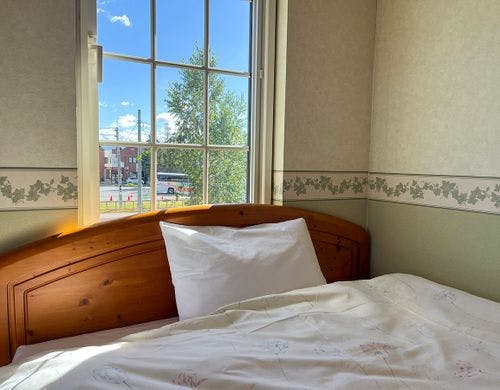 #窓の向こうに広がる、旅の風景。