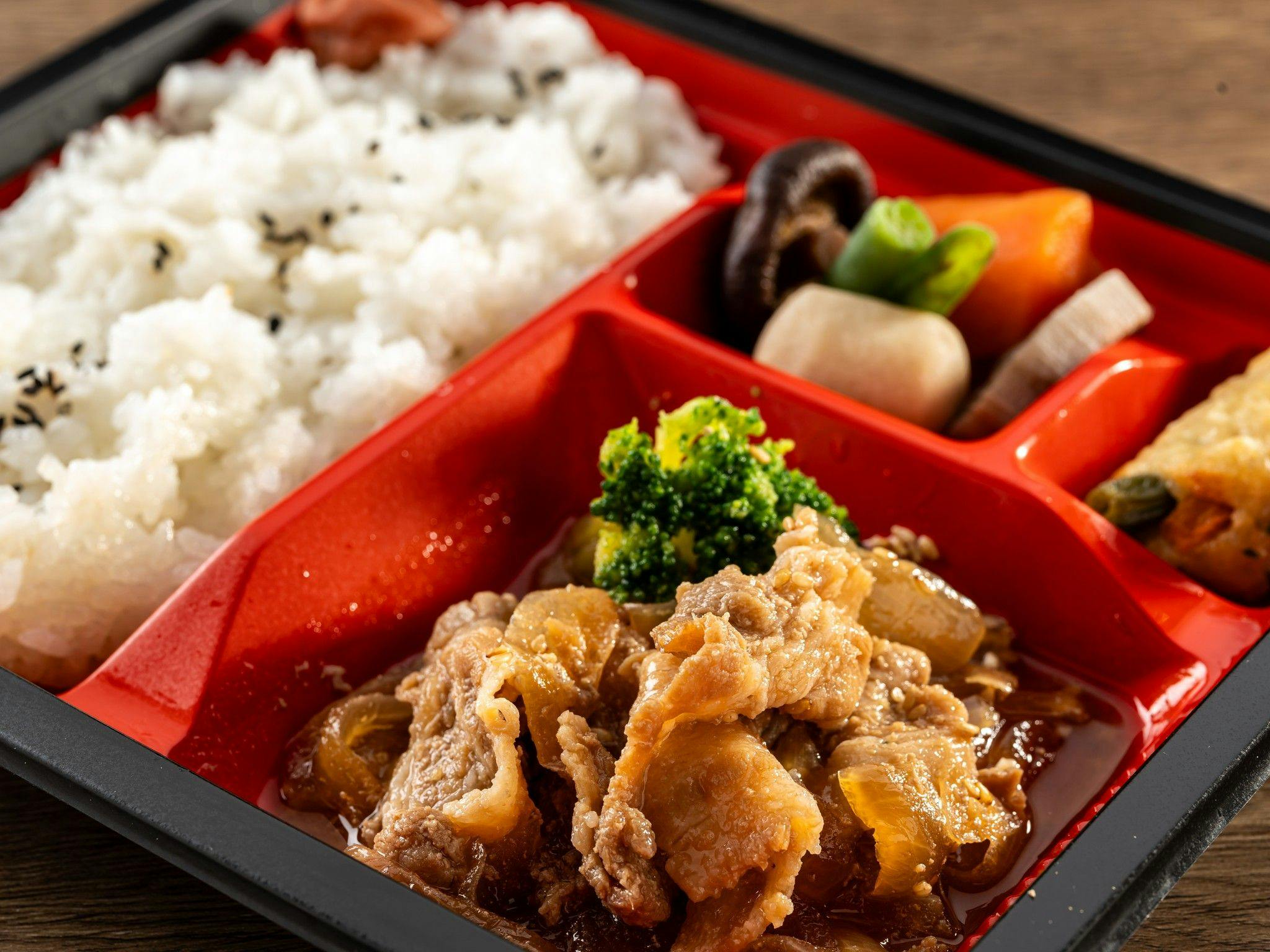 ข้าวกล่องหมูผัดขิง