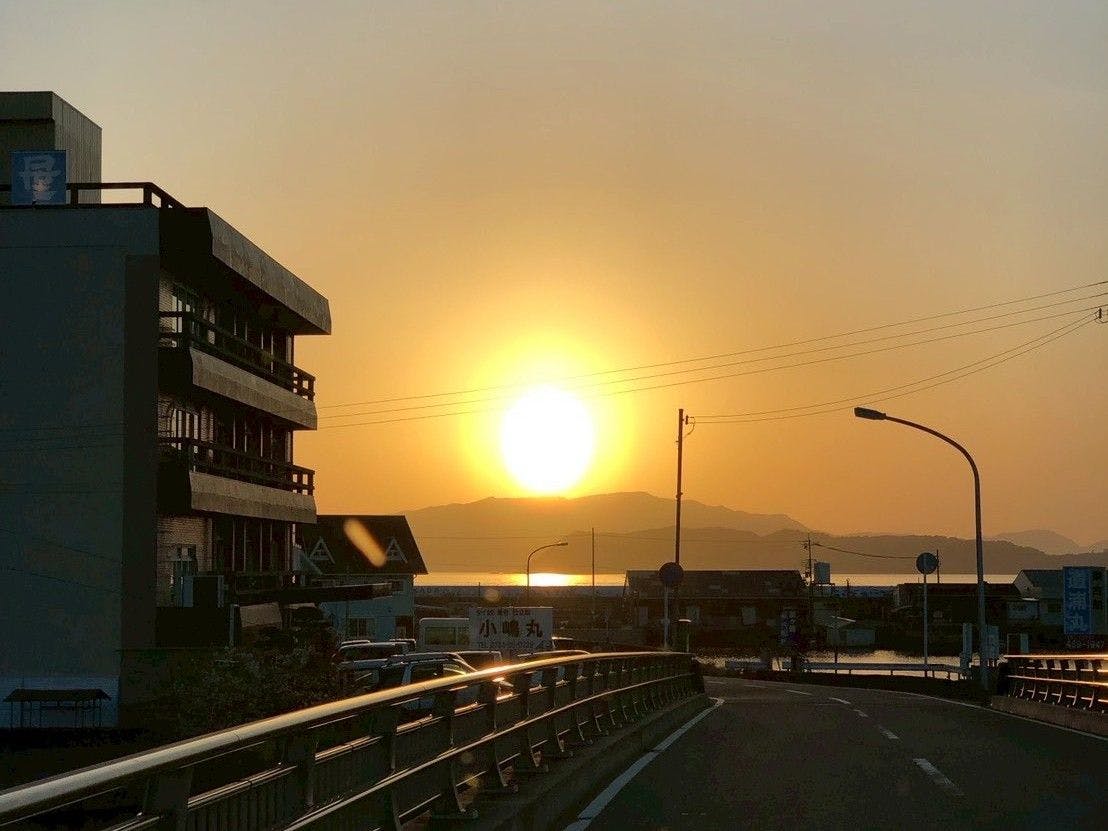 พระอาทิตย์ตกดินที่คาดะ