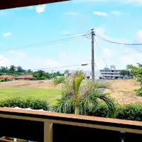 ชายหาดที่มองเห็นจากห้องพักสามารถเดินไปได้ใน 3 นาที