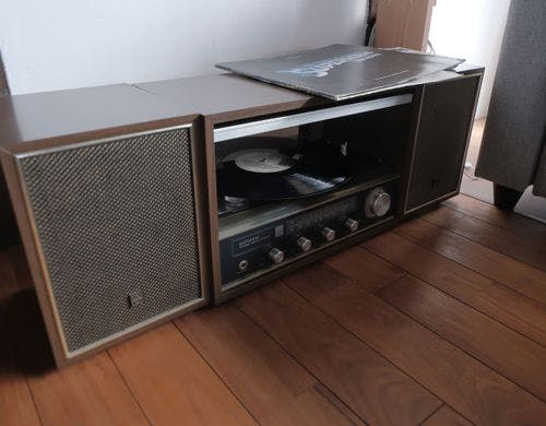 レコードプレーヤー