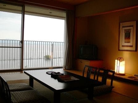 KKR Hotel Biwako (Biwako Recreation Center, Federation of National Public Service Personnel Mutual Aid Associations)