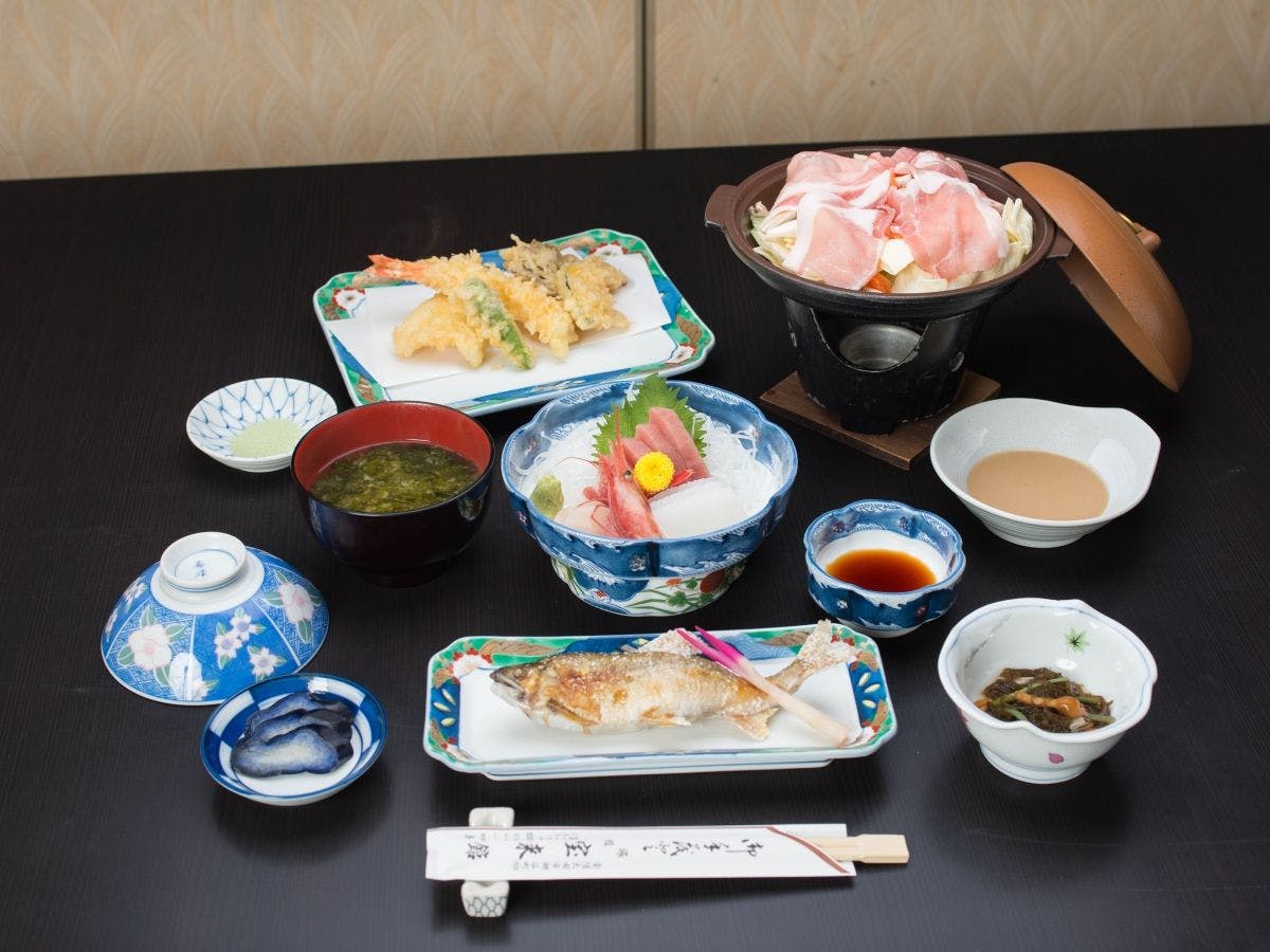 Dewa-no-Yu Horai-kan