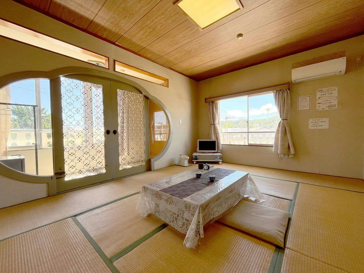 [Main Building Guestroom] Example of a 10-tatami Japanese-style room*