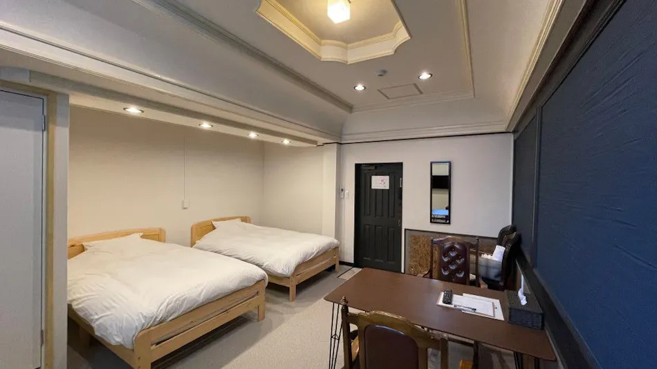 GOOD OLD HOTEL