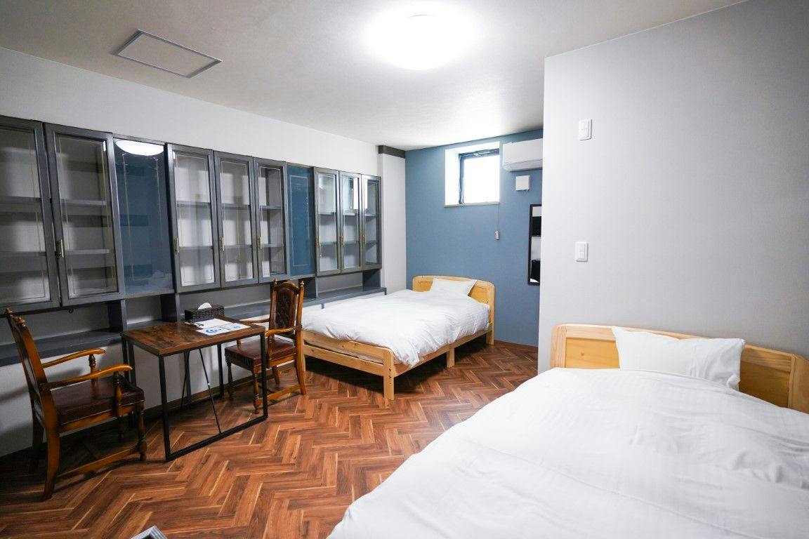 GOOD OLD HOTEL