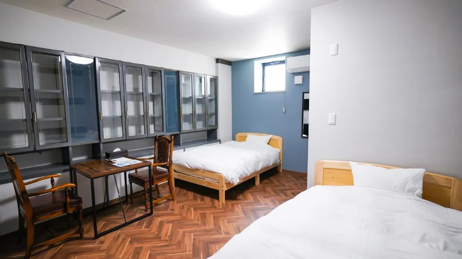 GOOD OLD HOTEL