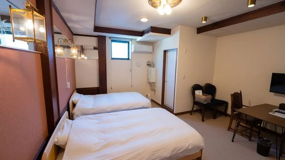 GOOD OLD HOTEL
