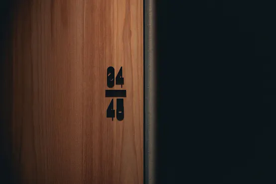 객실 04:45