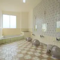 Phòng tắm nam trong khuôn viên*