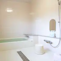 มีห้องอาบน้ำส่วนตัวสำหรับครอบครัวด้วย