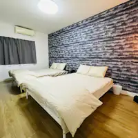 Bilik tidur dengan 2 katil double