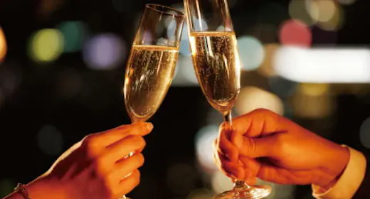 【誕生日や記念日に】乾杯用スパークリングワイン付・カメリアフルコースディナー付(夕朝食付)