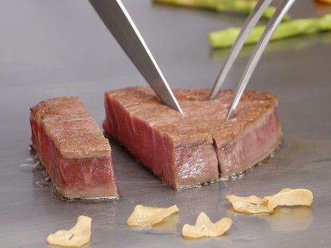 【海を臨める鉄板焼】神戸ビーフディナー付贅沢ステイ（夕朝食付）