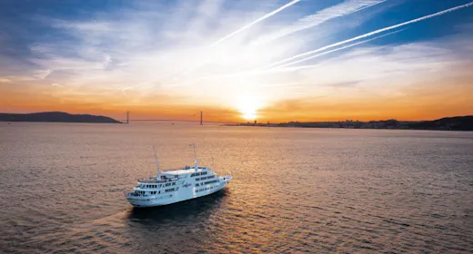 【トワイライトクルーズ17:00~/生演奏とディナー】「コンチェルト」クルーズ付(夕朝食付)