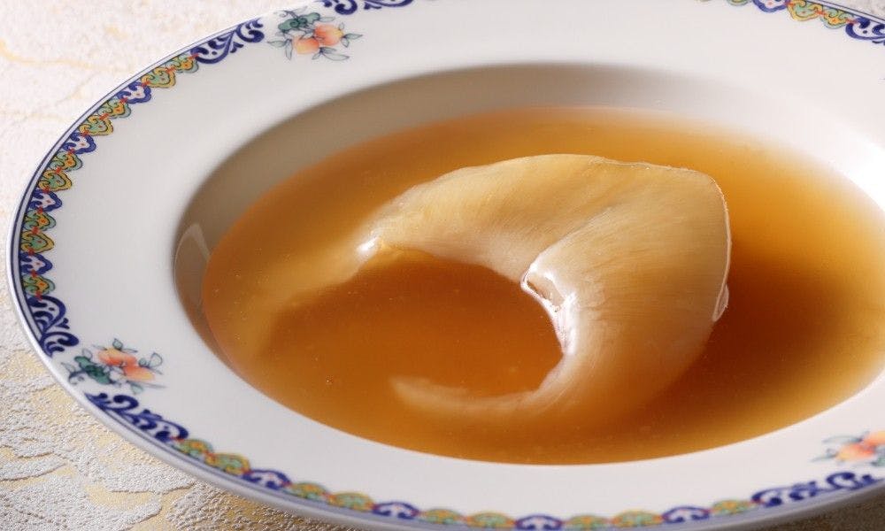 【中国料理贅沢ディナー】客室は28階以上・ふかひれの姿煮込みや北京ダックなど全8品を堪能（夕朝食付）