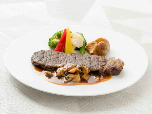 【ルームサービス・お部屋でディナー】選べる国産牛ステーキor本日の魚(夕朝食付)