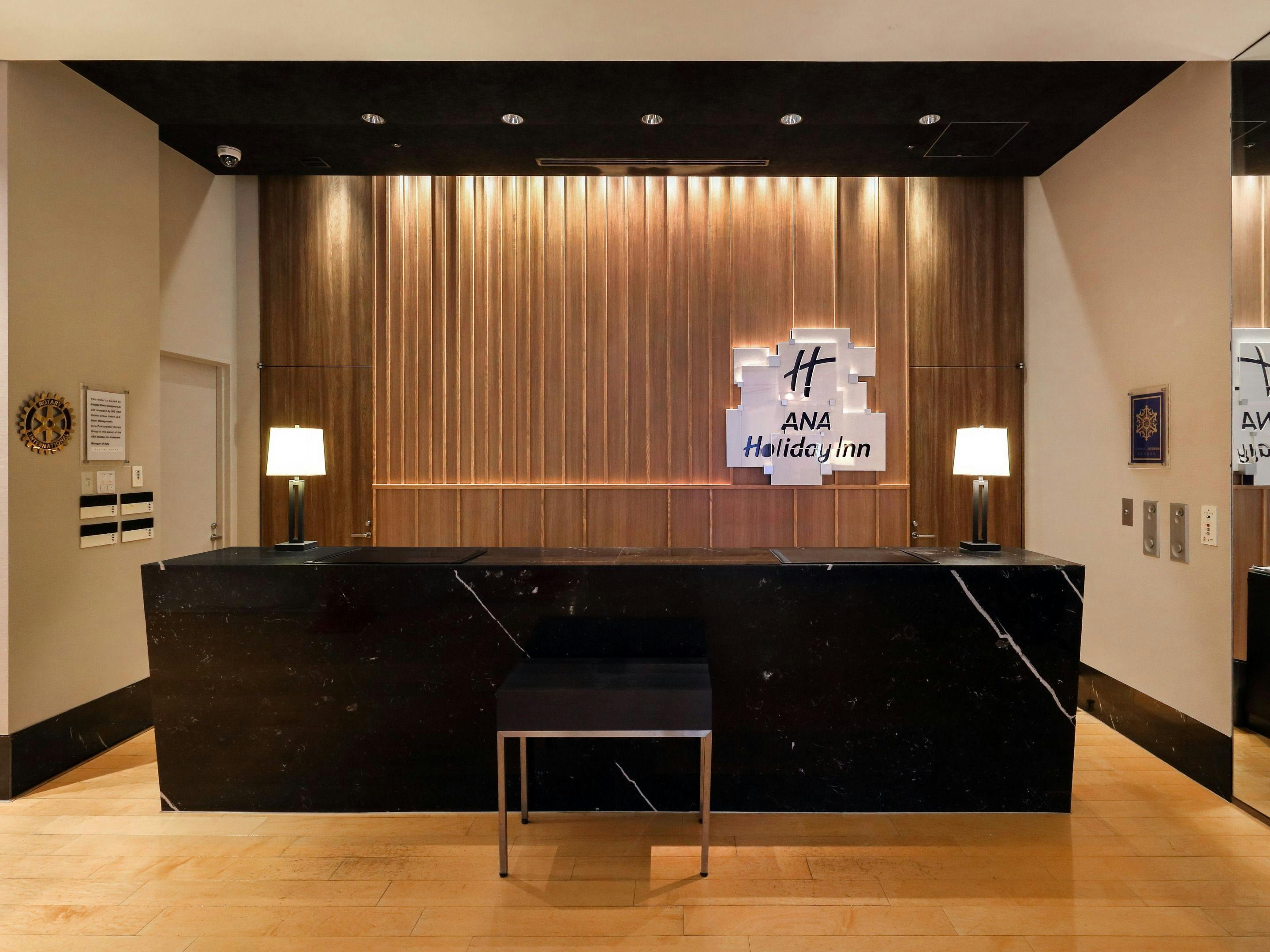 Renovasi area lobi dan resepsionis