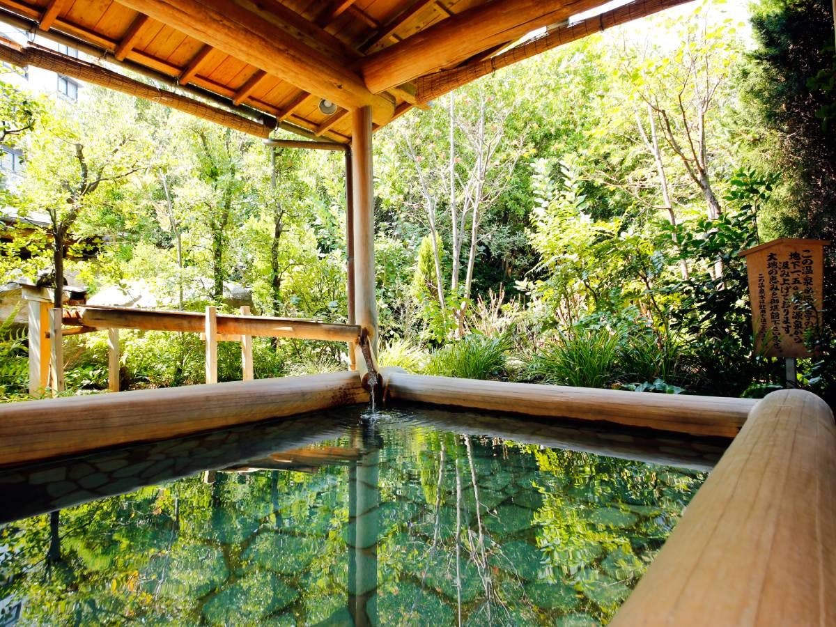 Kolam mandi terbuka Hana Terrace