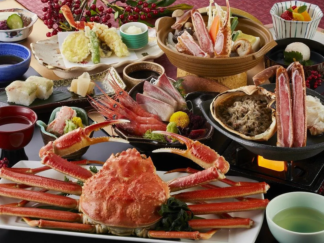 ゆのくに天祥 - 【冬の味覚】蟹を堪能したい方におススメ ズワイ蟹2杯相当の「蟹会席」プラン - 【スーペリア】白雲の館 ファミリールーム ...