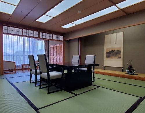 西館７階和室（広縁一例）