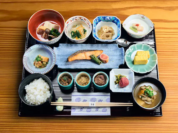 【ポイント最大10%】<朝食付き>熊本城のお膝元!熊本食材たっぷり朝食!貯まって嬉しいポイント倍増