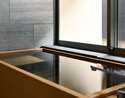 次の間付客室（ベッド）