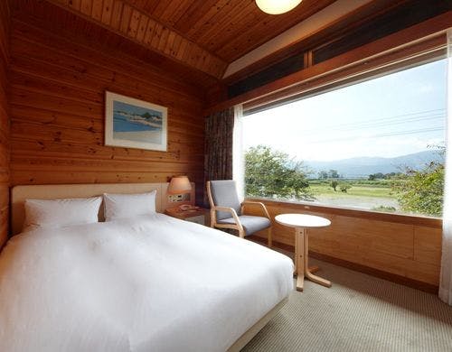 2階山側セミダブルルーム