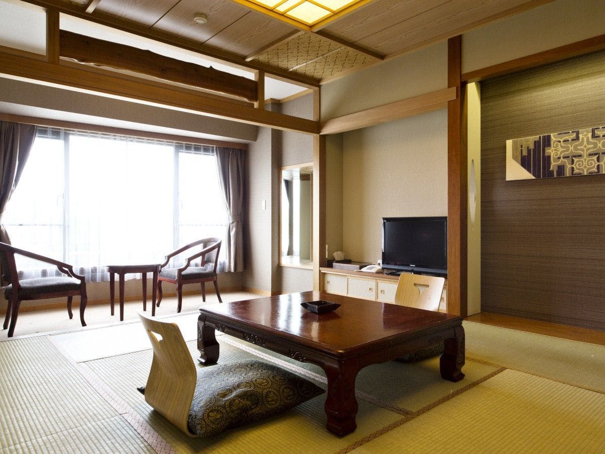 【ウイングス館】和室（シャワーブース）