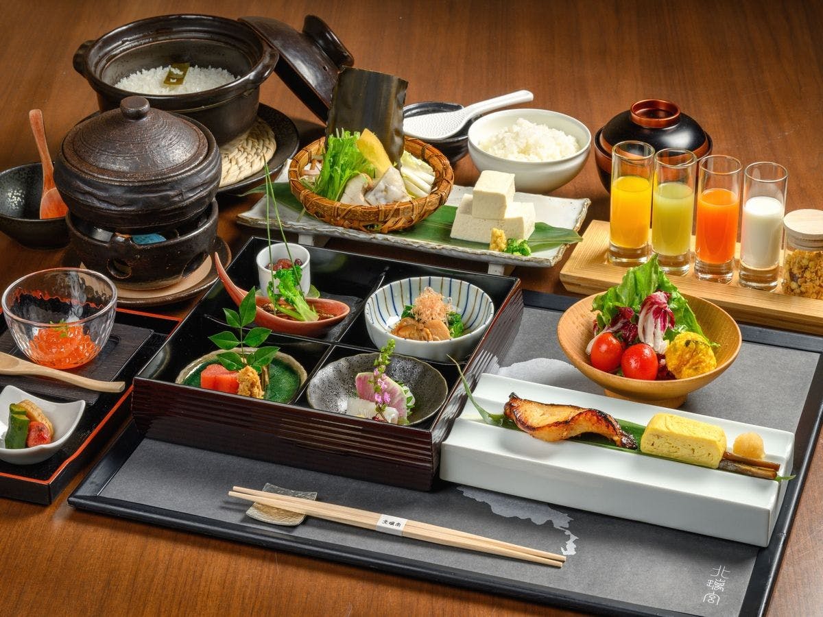 鶴雅ペア宿泊券 バイキング 朝夕 2食付 あかん遊久の里