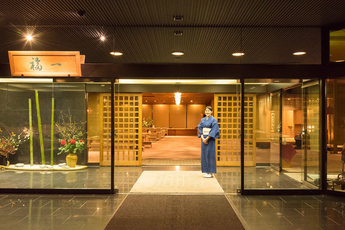 エントランス　ようこそ福一へ