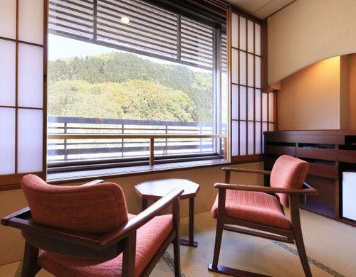 【景観重視の川側】和室10畳＋檜の内湯